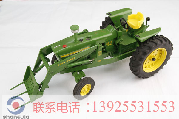 1：24JOHN DEERE 4010拖拉机